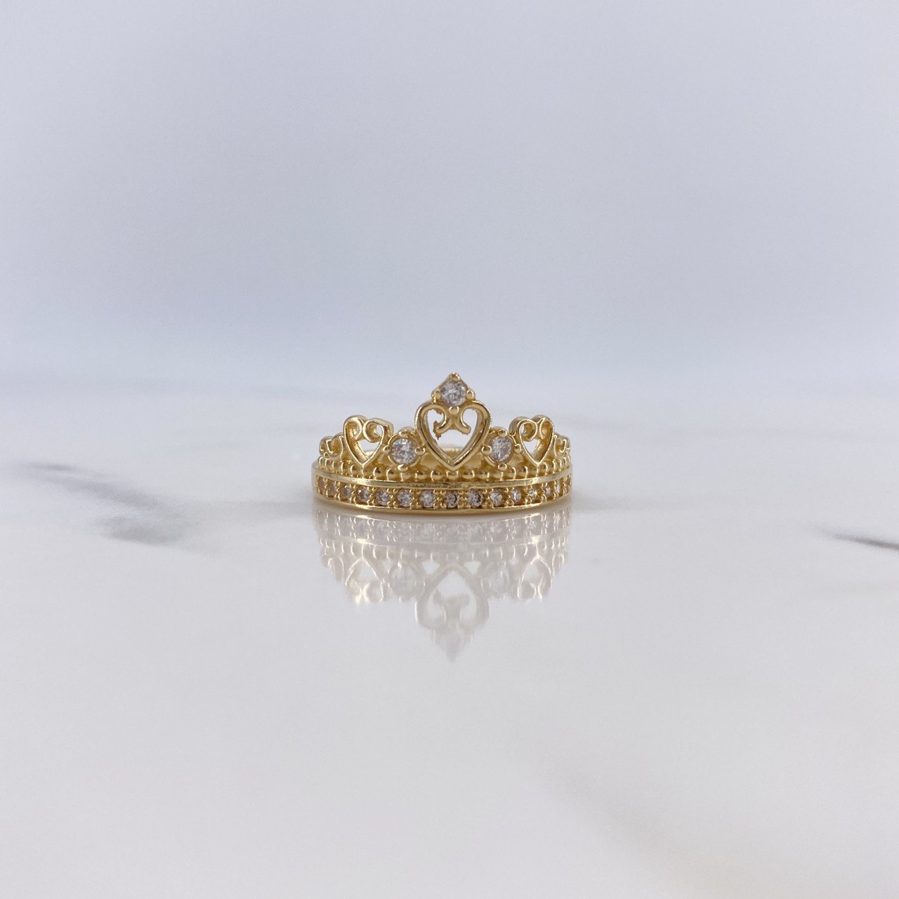 Anillo Corona Corazones 3.2gr / T6 3/4 / Circones Blancos Oro Amarillo $