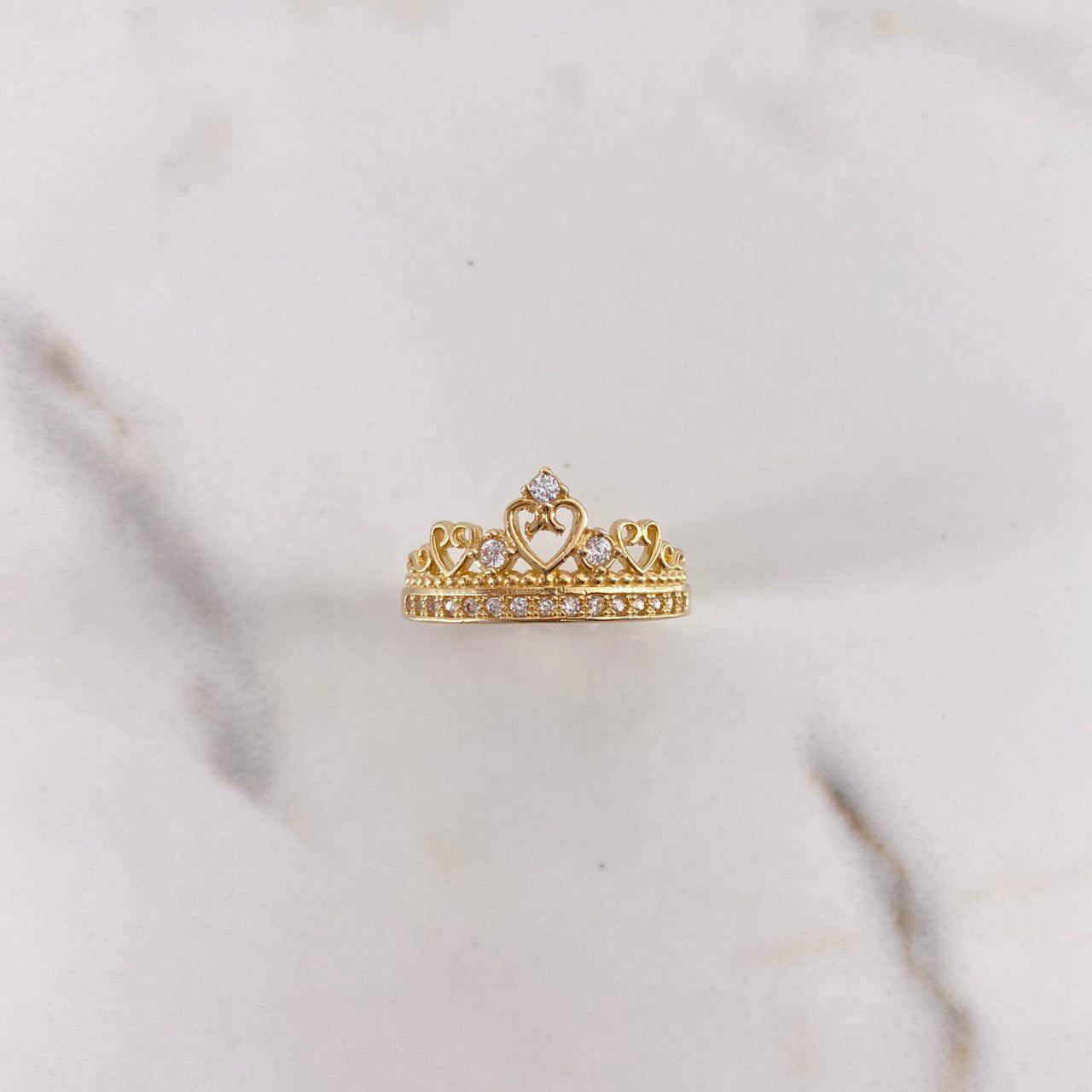 Anillo Corona Corazones 3.2gr / T6 3/4 / Circones Blancos Oro Amarillo $