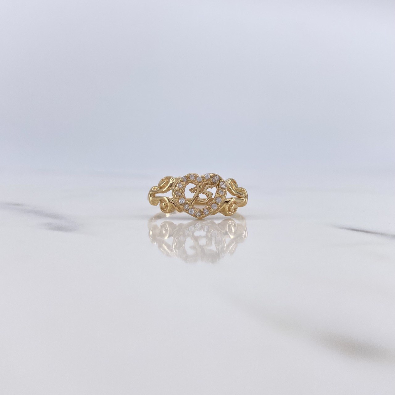 Anillo Corazon 15s 2gr / T6 3/4 / Circones Blancos Oro Amarillo $