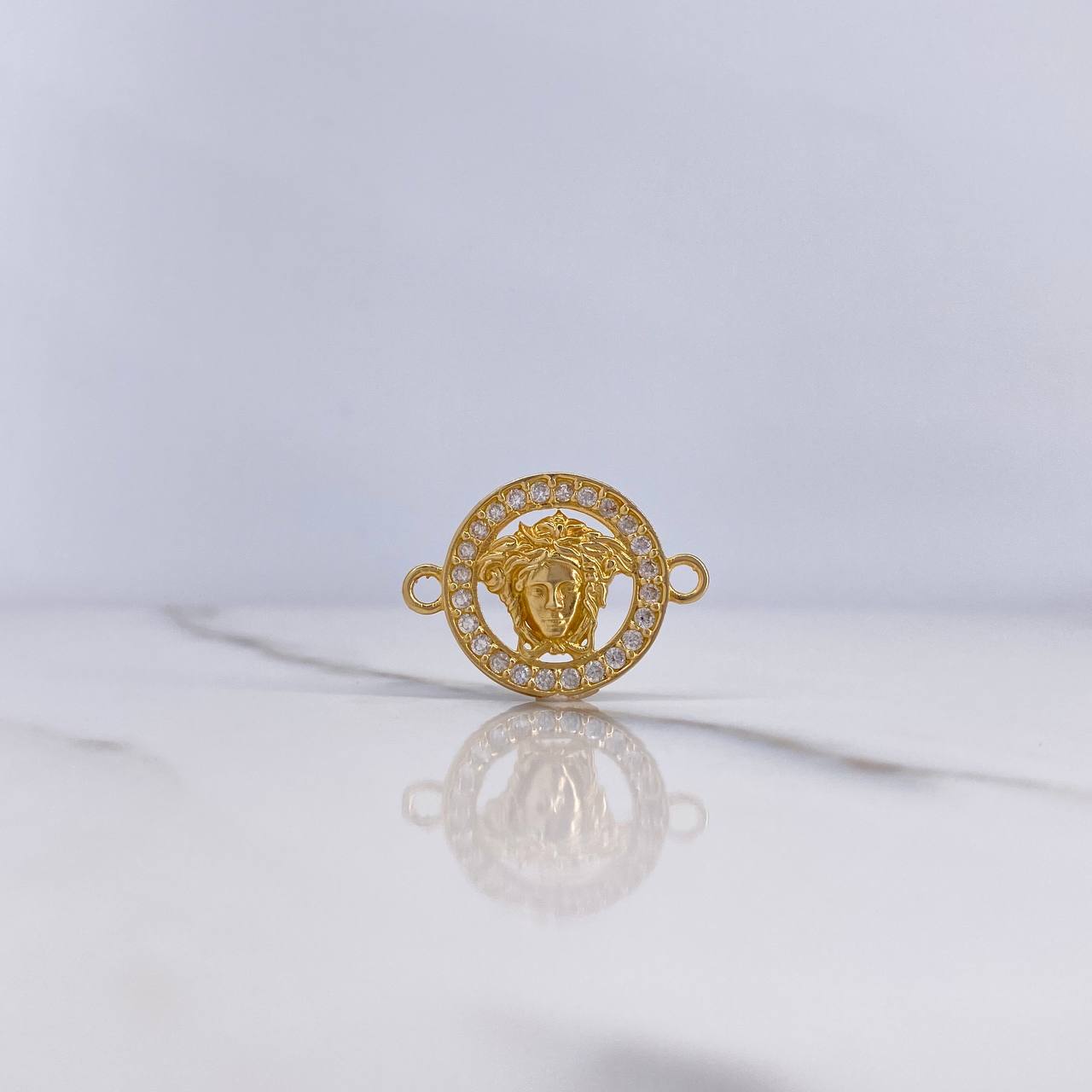 Herraje Medusa 2.4gr / 2cm / Circones Blancos Oro Amarillo $