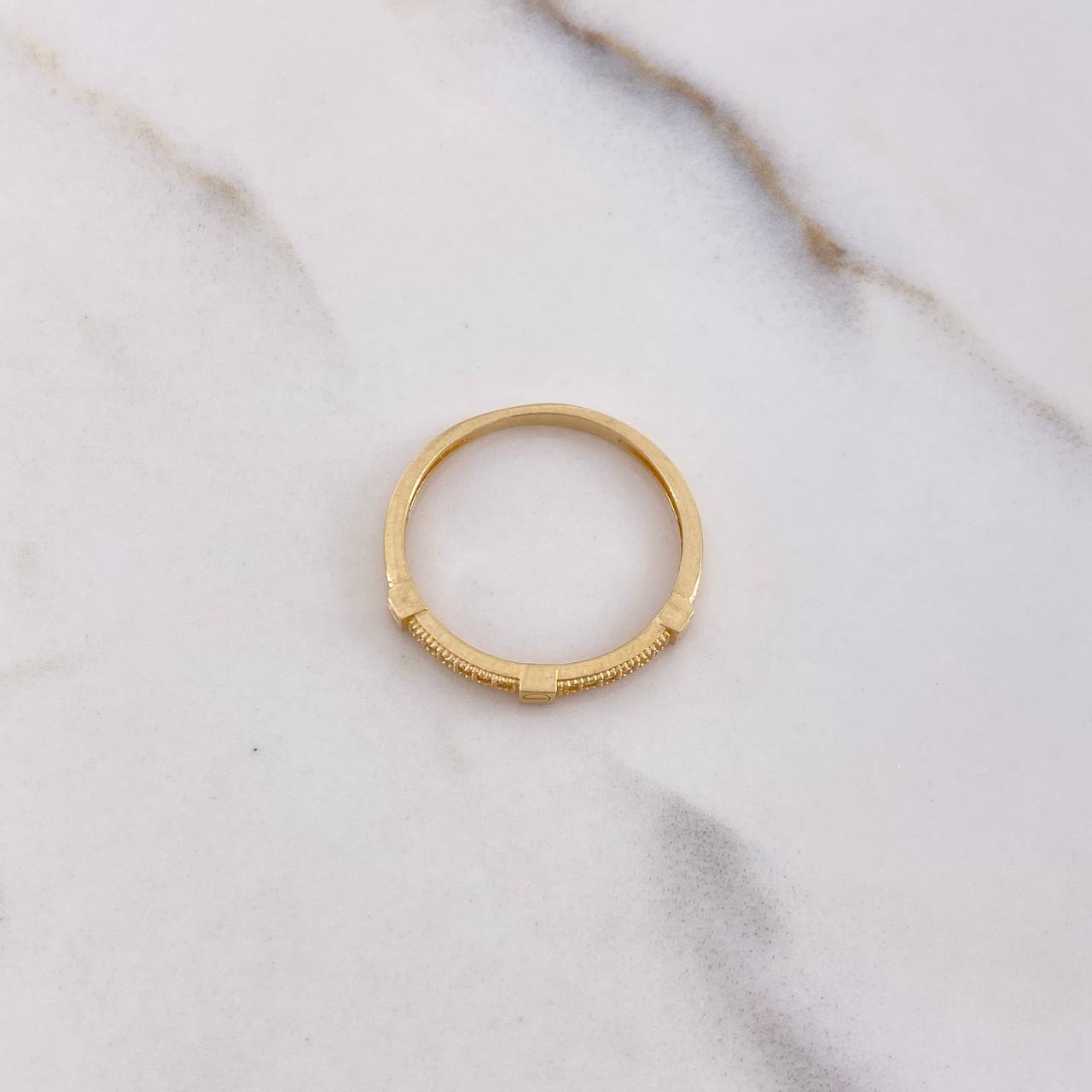 Anillo Tornillos De Orion 1.65gr / T7 3/4 / Circones Blancos Oro Amarillo $
