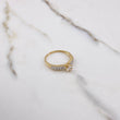 Anillo Solitario Churumbela 2.05gr / T7 1/4 / Circones Blancos Oro Amarillo $
