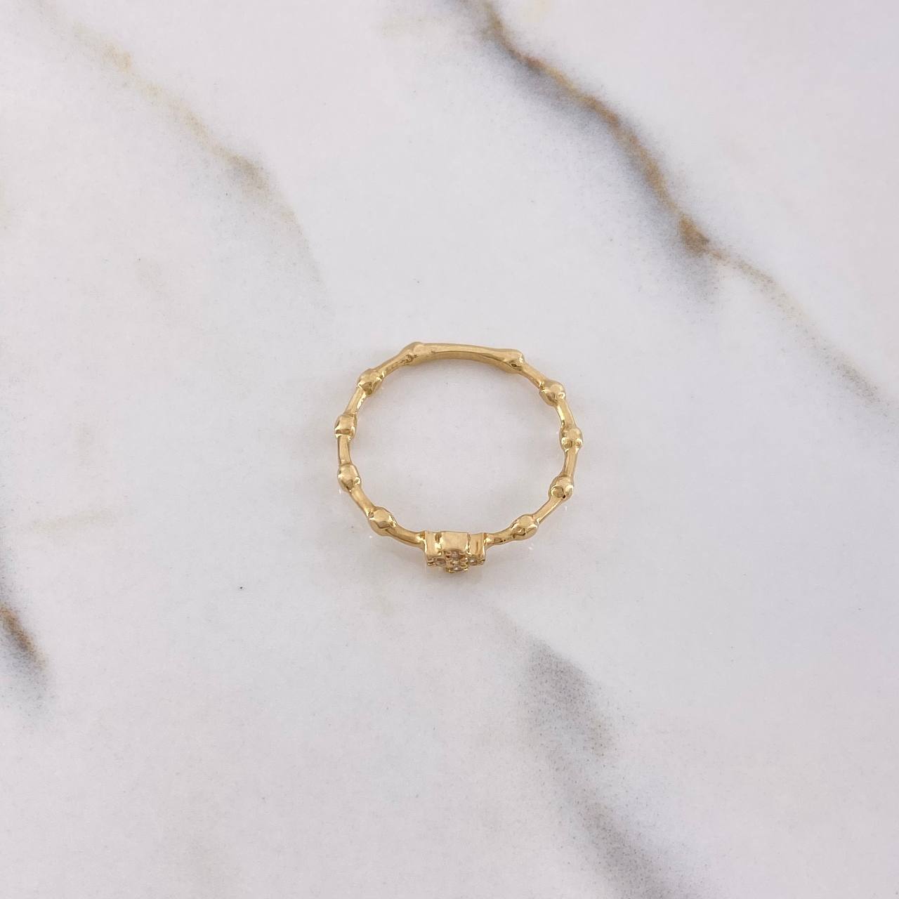 Anillo Puntos Cruz 1.8gr / T7 3/4 / Circones Blancos Oro Amarillo $