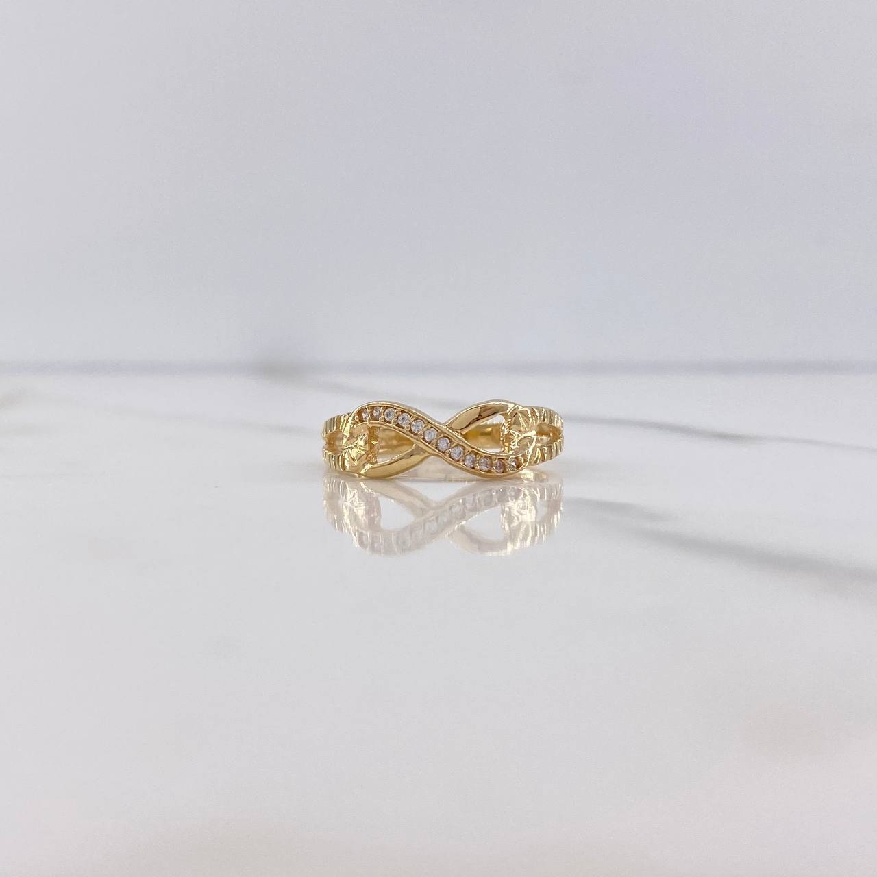 Anillo Infinito 2.3gr / T6 1/4 / Circones Blancos Oro Amarillo $