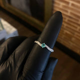 Solitario Oleado T8 Anillo Esmeralda 17pts Circones Blancos Plata 925 (Joya)