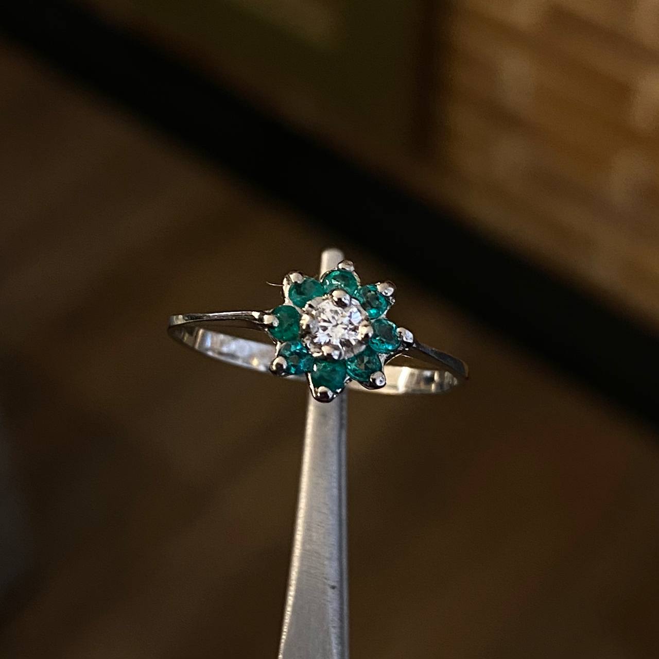 Anillo Flor Driada T7 1/2 Esmeraldas 26pts Circon Blanco Plata 925 (Joya)