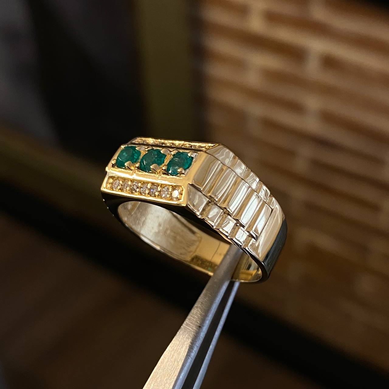 Anillo Trilineal Correa Rx 7.8gr T10 3/4 Esmeraldas 33pts Diamantes 15pts Oro Amarillo (Joya)
