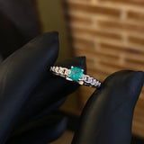 Solitario Cubano 1.5gr T6 1/2 Anillo Esmeralda 28pts Oro Blanco (Joya)*