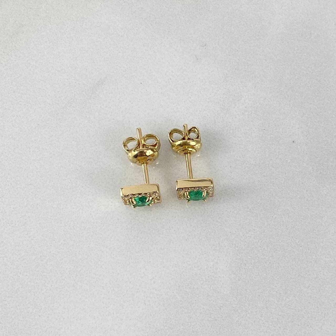 Topos Halo Cuadrado 2.25gr Esmeraldas 50pts Diamantes 40pts Broche Mariposa Oro Amarillo (Joya)*