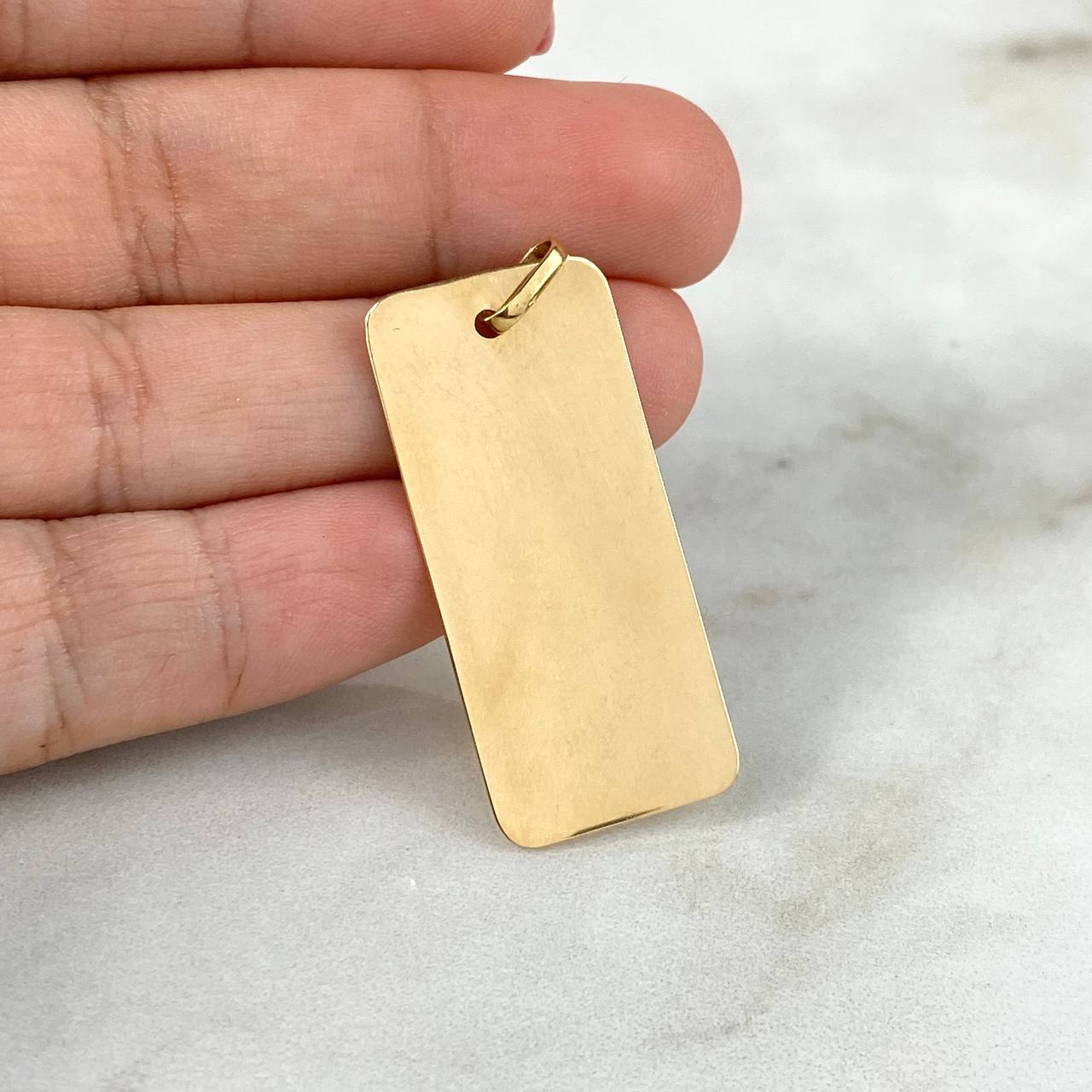 Dije Placa Rectangular 3.15gr / 3.9cm / 35mm*16mm Rayada Lisa Oro Amarillo