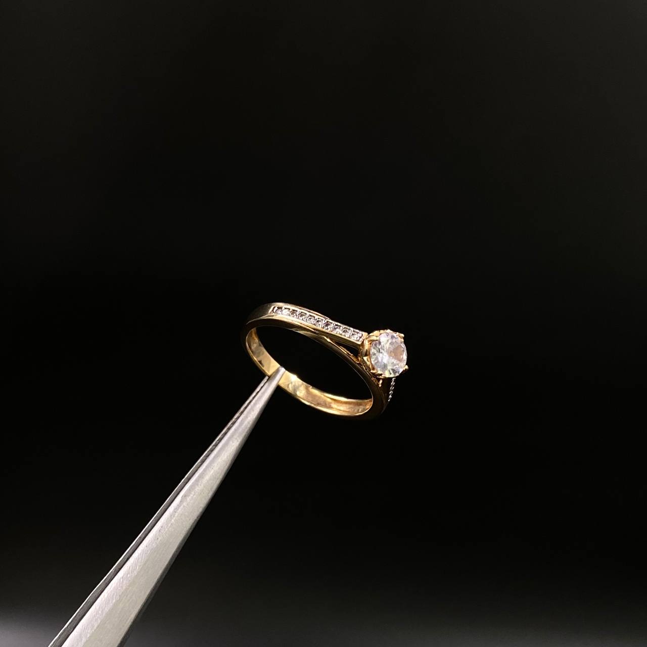 Anillo Arco 2.65gr / T6 1/2 / Solitario Circones Blancos  Oro Amarillo&