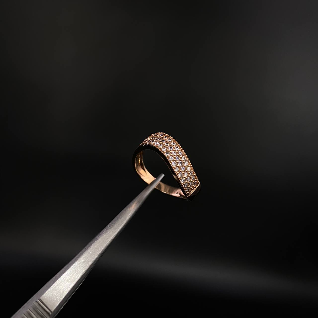 Anillo Linea Curva  3.3gr / T6 1/2 / Circones Blancos  Oro Rosa&