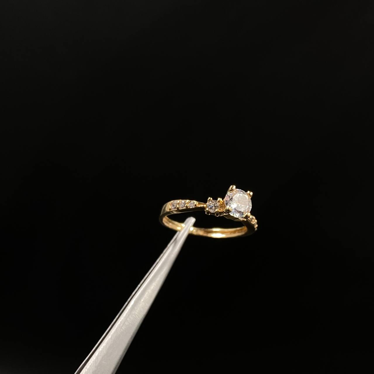 Anillo Mariposa 2.3gr / T6 / Solitario Circones Blancos  Oro Amarillo&