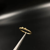 Anillo Corbatin  2.3gr / T8 3/4 / Circones Blancos  Oro Amarillo&