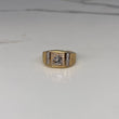 Anillo Sello Caballo  7.45gr / T10 1/4 Circones Blancos  Dos Oros Amarillo Blanco$