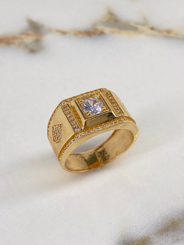 Anillo Rombos  10.05gr / T8 3/4 / Circones Blancos  Oro Amarillo$