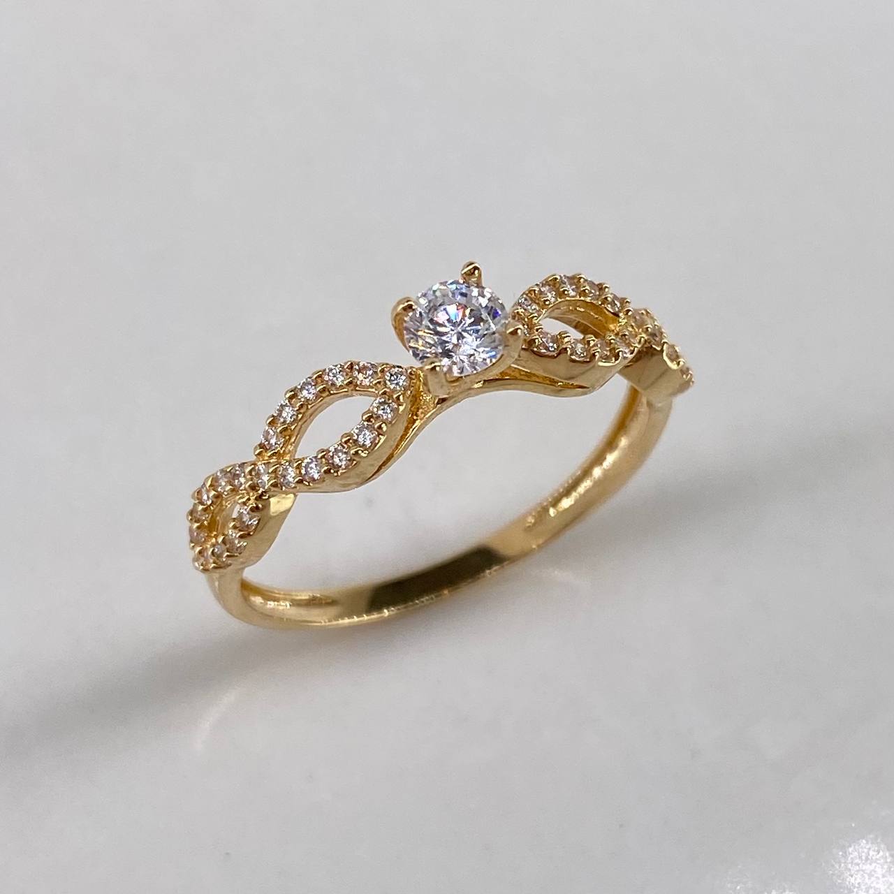 Anillo Infinitos  2.35gr / T8 3/4  / Oro Amarillo$