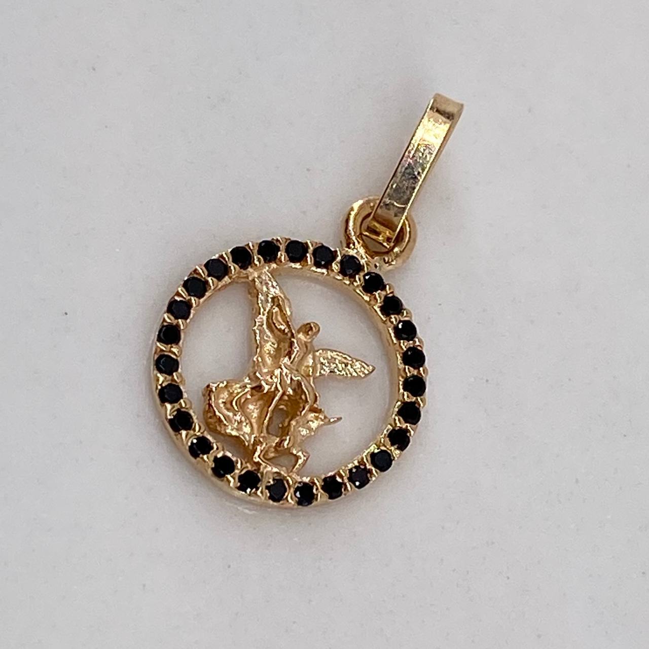 Dije San Miguel Arcángel 0.5gr / 1.5cm / Circones Negros Oro Amarillo$