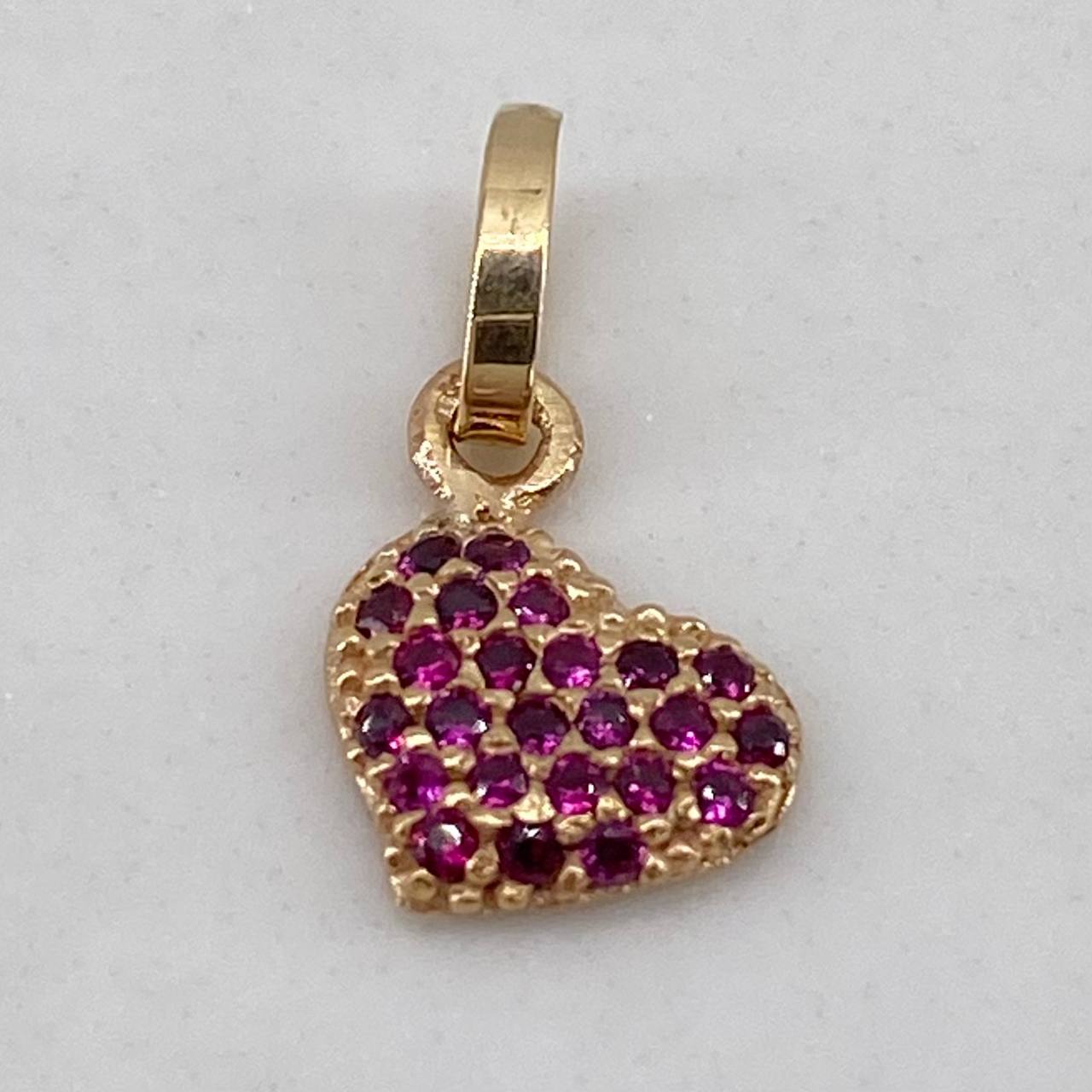 Dije Corazon  0.45gr / 1cm / Circones Fucsia Oro Amarillo$
