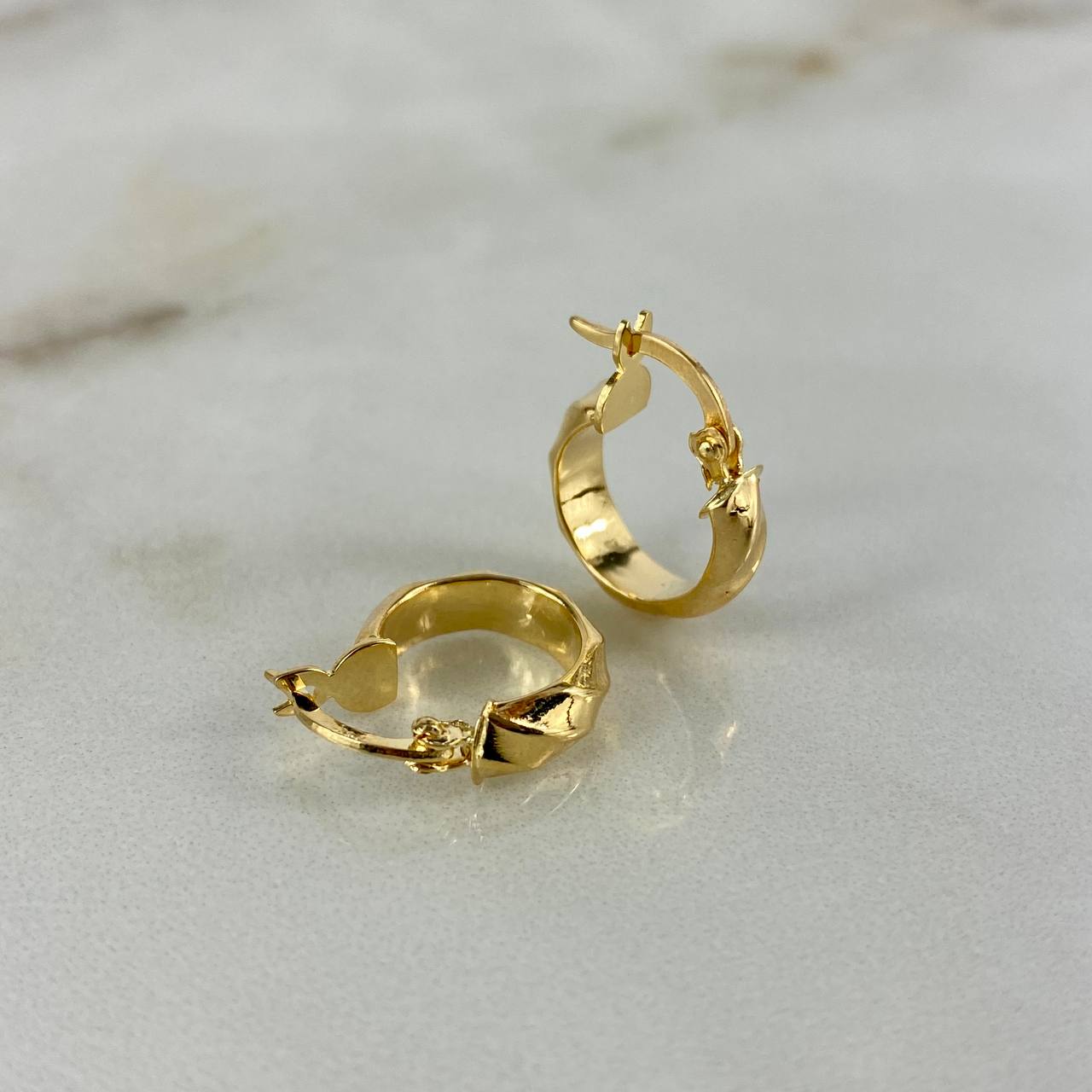 Candongas Nia 1.4gr / 1.2cm / Diamantadas Oro Amarillo