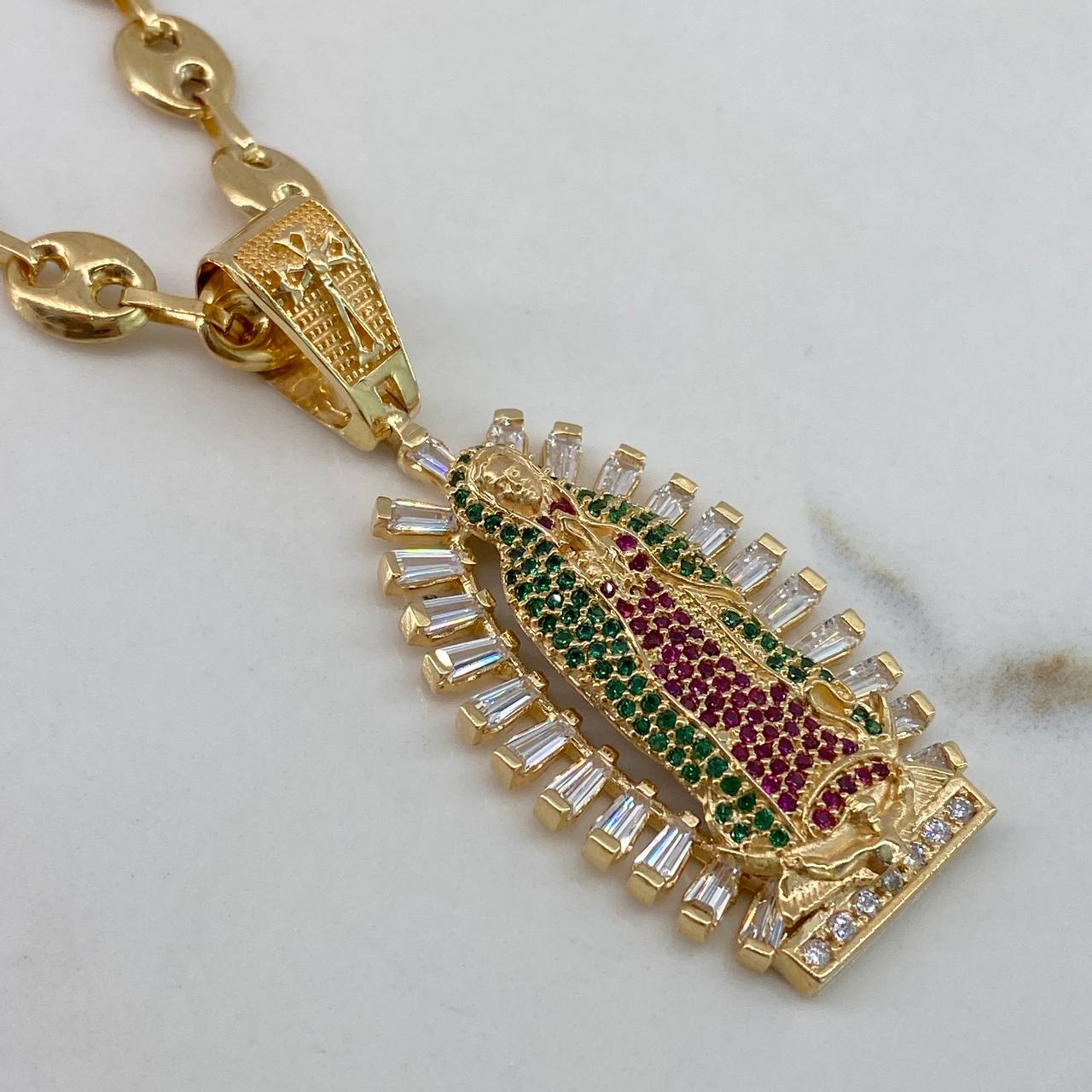 Dije Virgen de Guadalupe 12.1gr / 5cm / Circones Blancos Verdes Fucsia Oro Amarillo$