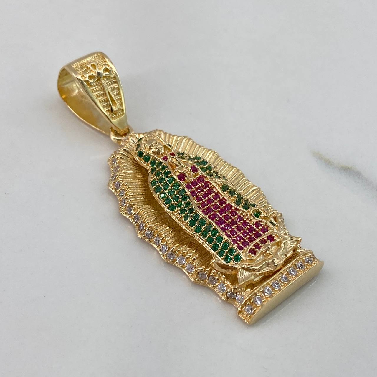 Dije Virgen de Guadalupe 11.05gr / 5cm / Circones Blancos Verdes Fucsia Oro Amarillo$