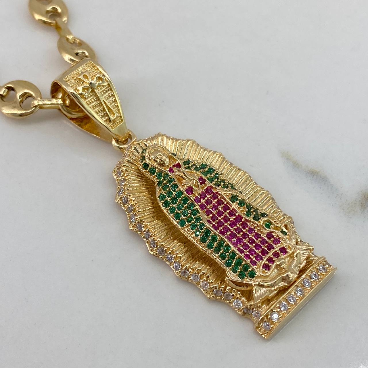 Dije Virgen de Guadalupe 11.05gr / 5cm / Circones Blancos Verdes Fucsia Oro Amarillo$