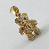 Dije Oso Articulado  4.25gr / 2.5cm / Circones Blancos Verdes Bufanda  Oro Amarillo$
