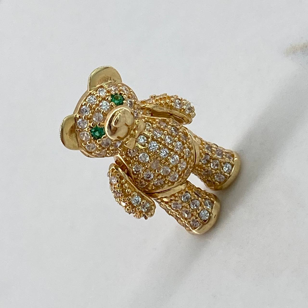 Dije Oso Articulado  3.7gr / 2cm / Circones Blancos Verdes Corbatin  Oro Amarillo$