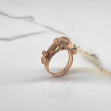 Anillo Rostro Caballo  8.65gr / T11 1/2 / Circones Blancos Negros  Oro Rosa $
