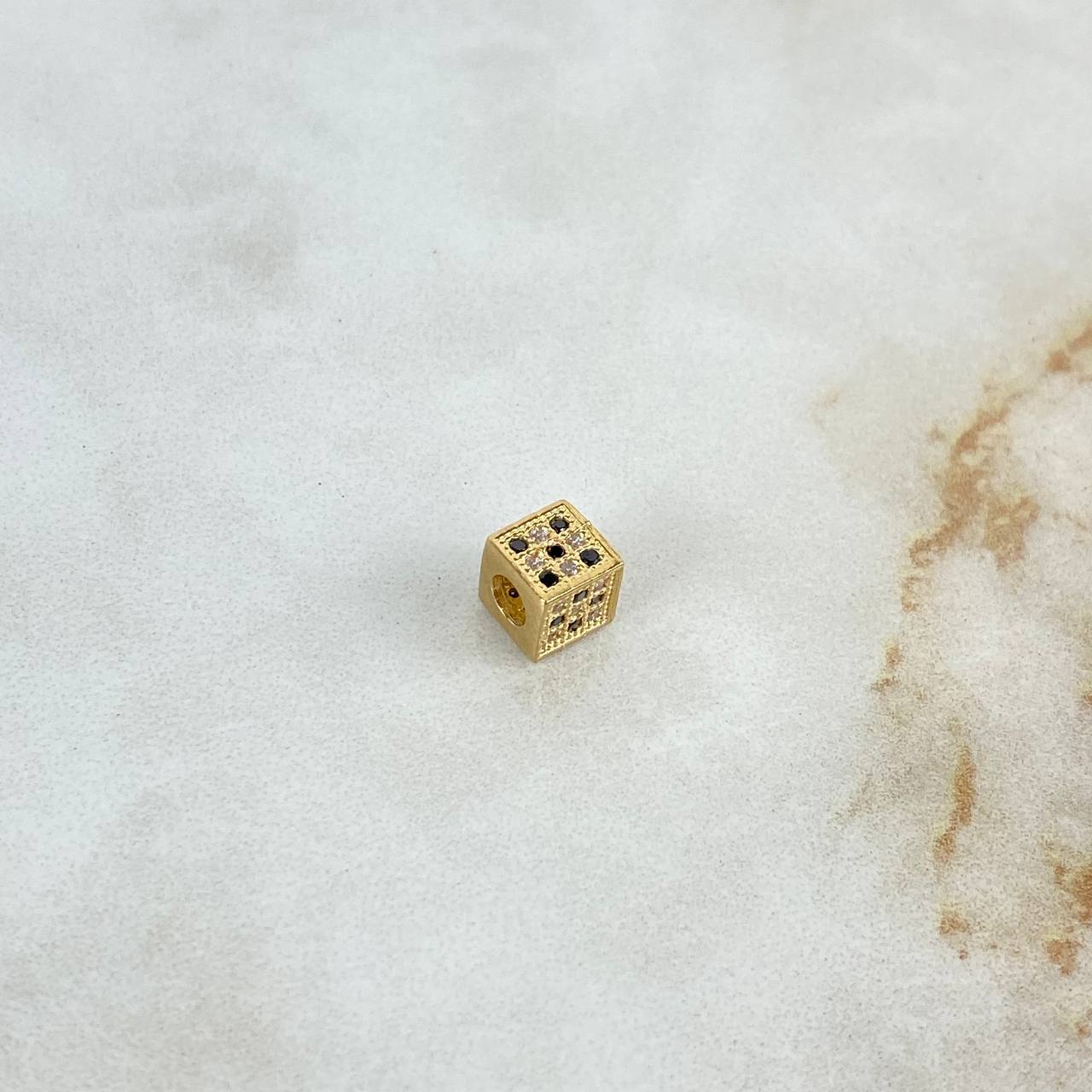 Herraje Cubo 1.1gr / 0.55cm / 5.5mm Circones Negros Blancos Oro Amarillo ©