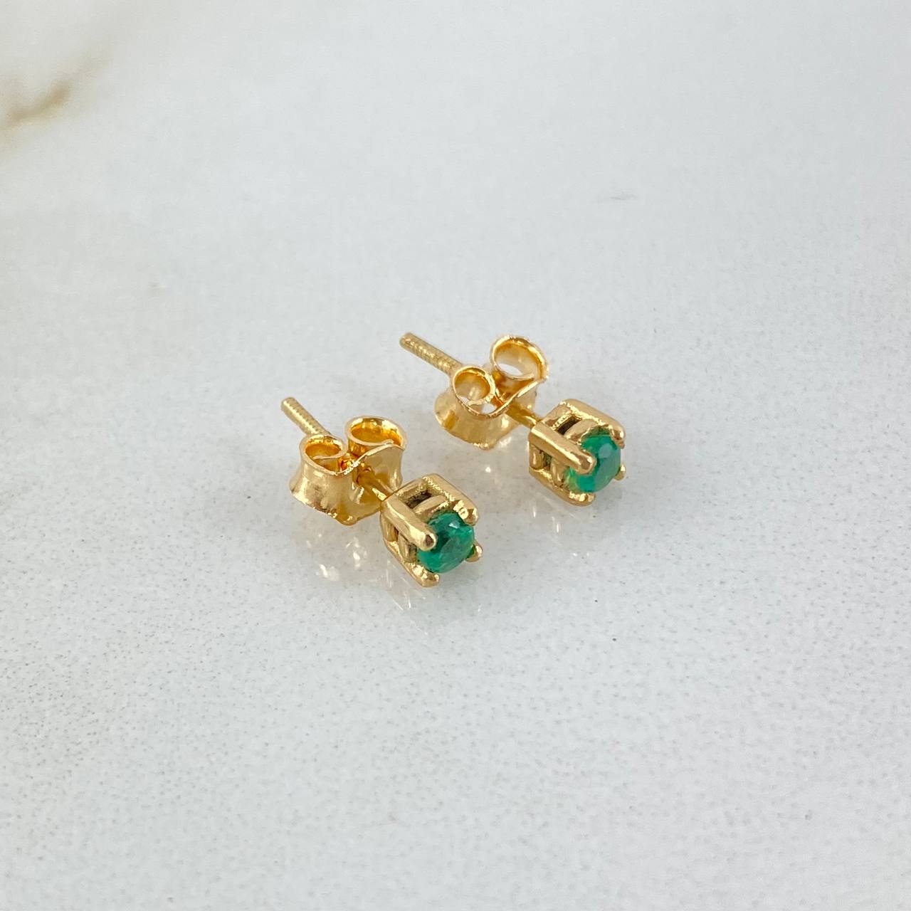 Topos 0.9gr / Esmeraldas 16pts Broche Mariposa Oro Amarillo (Joya) ©