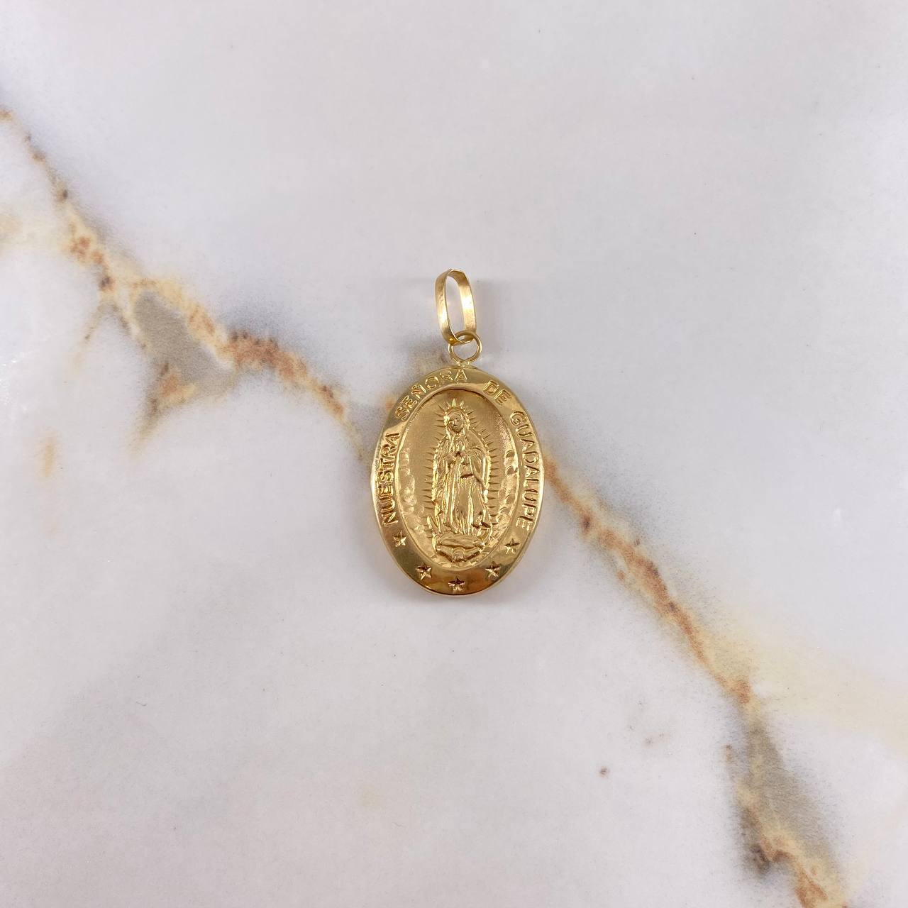 Dije Virgen de Guadalupe 3.5gr / 4.5cm / Liso Troquelado Oro Amarillo &