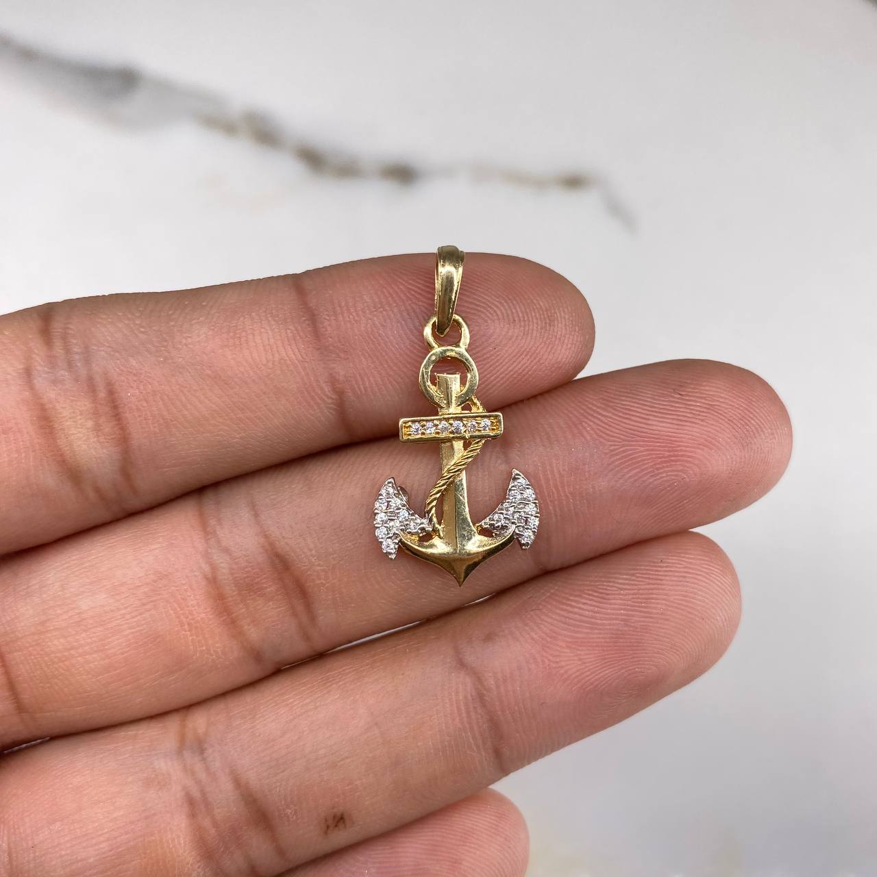 Herraje Ancla  1.95gr / 3cm / Circones Blancos  Oro Amarillo &