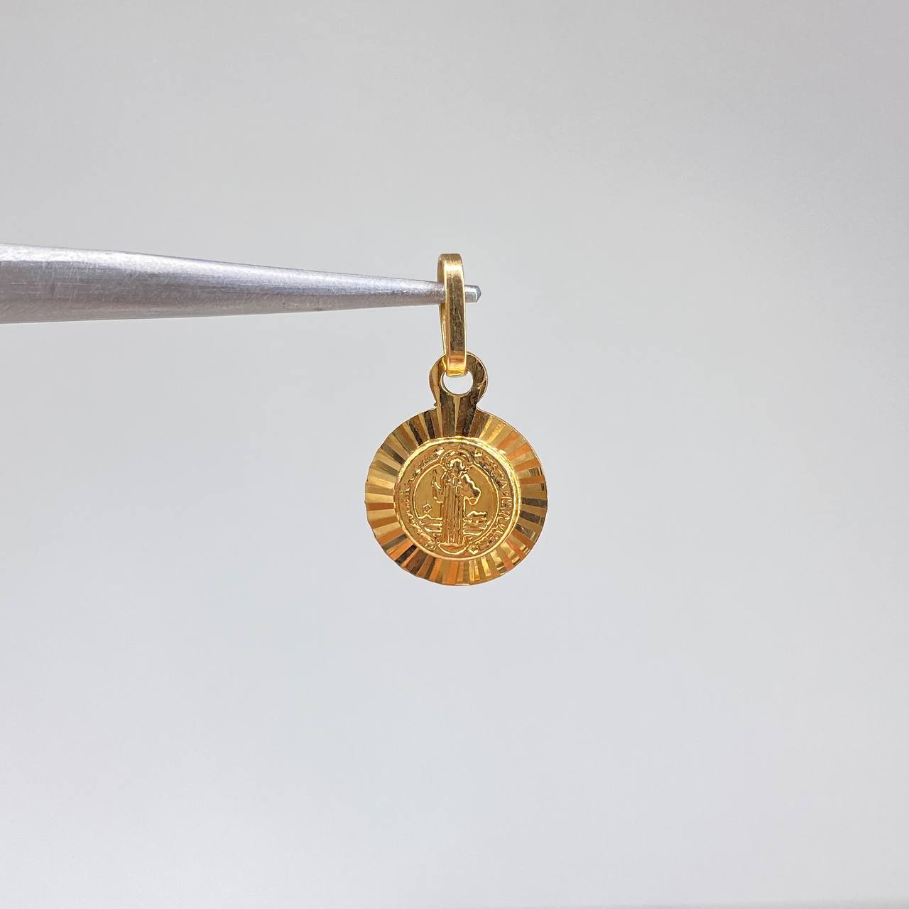 Dije San Benito  1.25gr / 2.5cm / Diamantado Oro Amarillo &