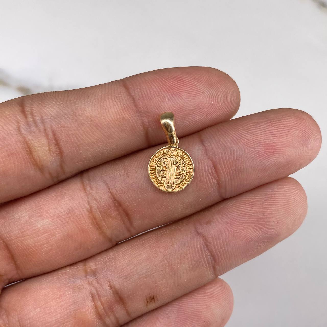 Dije San Benito  1.2gr / 1.5cm / Liso  Oro Rosa &