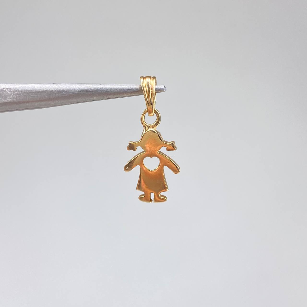 Dije Niña Corazon  0.9gr / 2cm-Liso  Oro Amarillo &