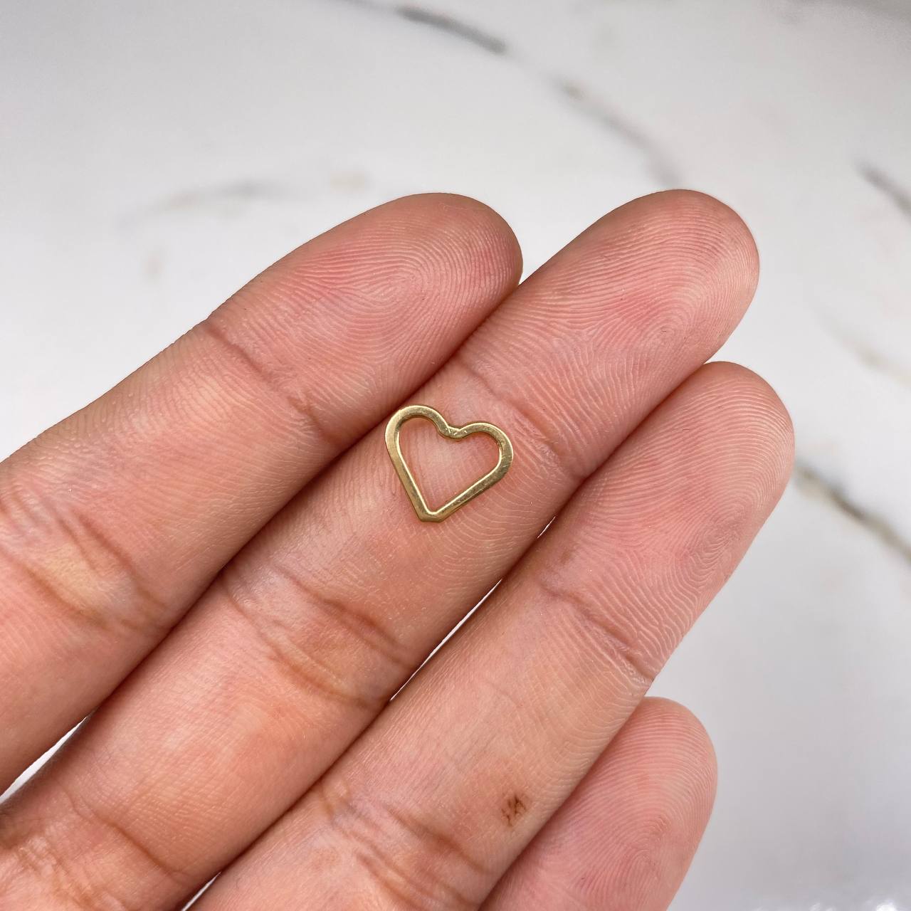 Herraje Silueta Corazon  0.3gr / 1cm-Liso  Oro Amarillo &