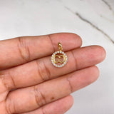 Dije Medalla GG 1.2gr / 2cm-Circones Blancos  Oro Amarillo &