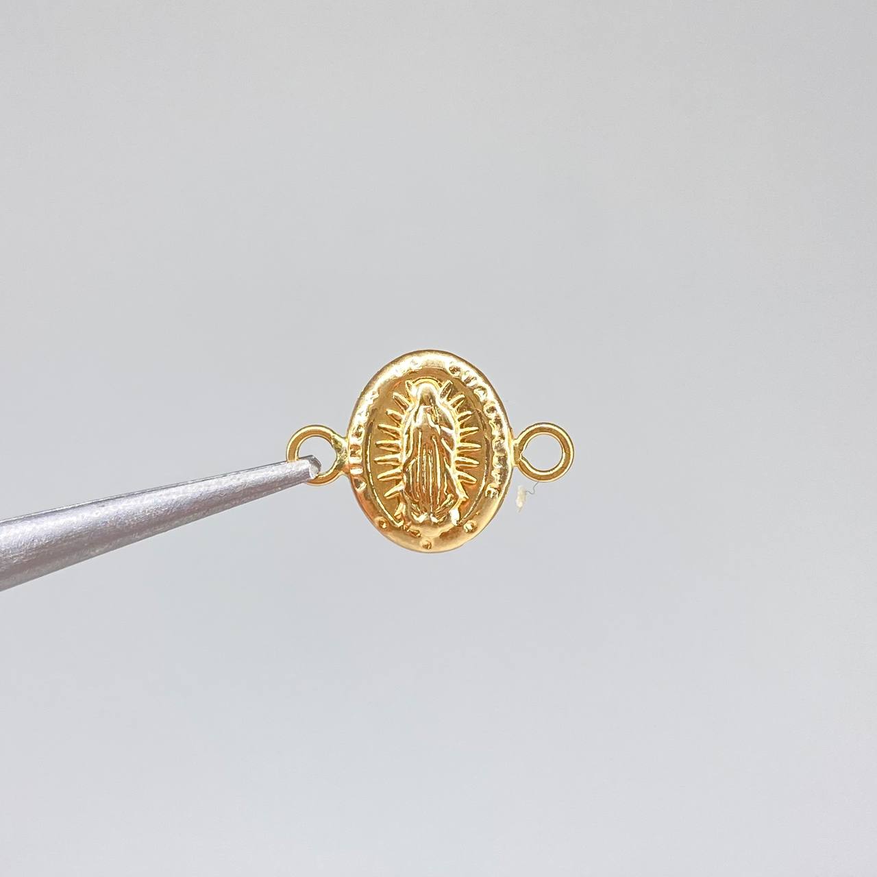 Herraje Virgen de Guadalupe 0.35gr / 1.5cm-Liso Oro Amarillo $