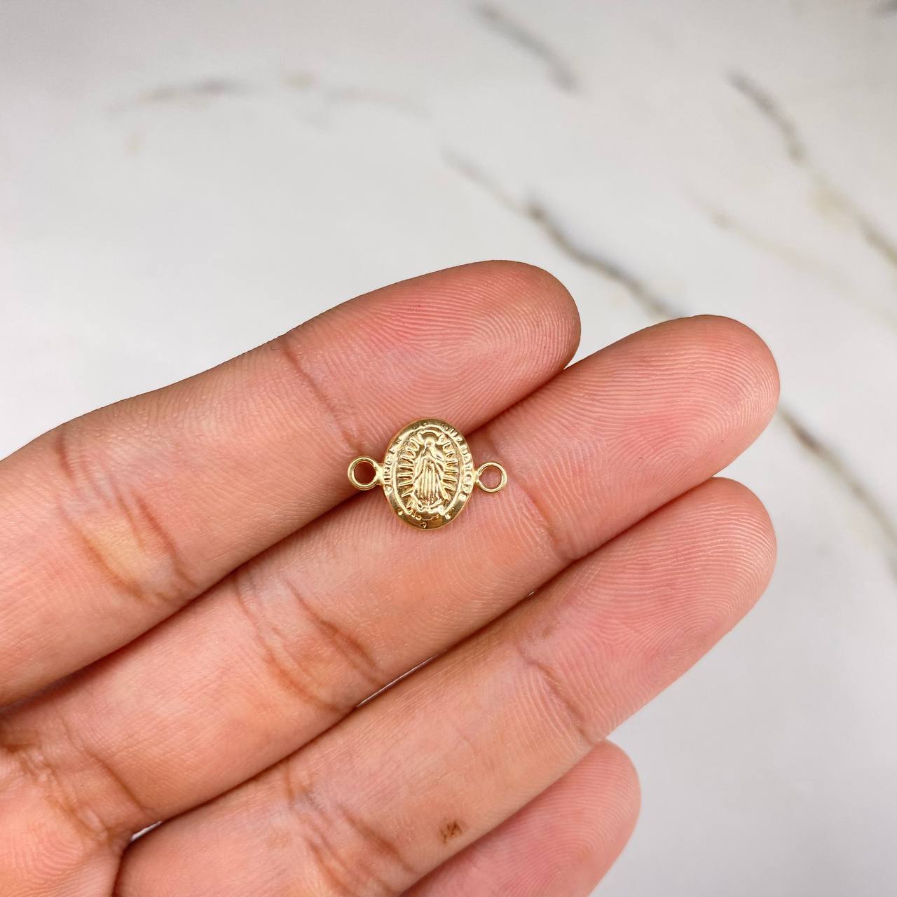 Herraje Virgen de Guadalupe 0.35gr / 1.5cm-Liso Oro Amarillo $