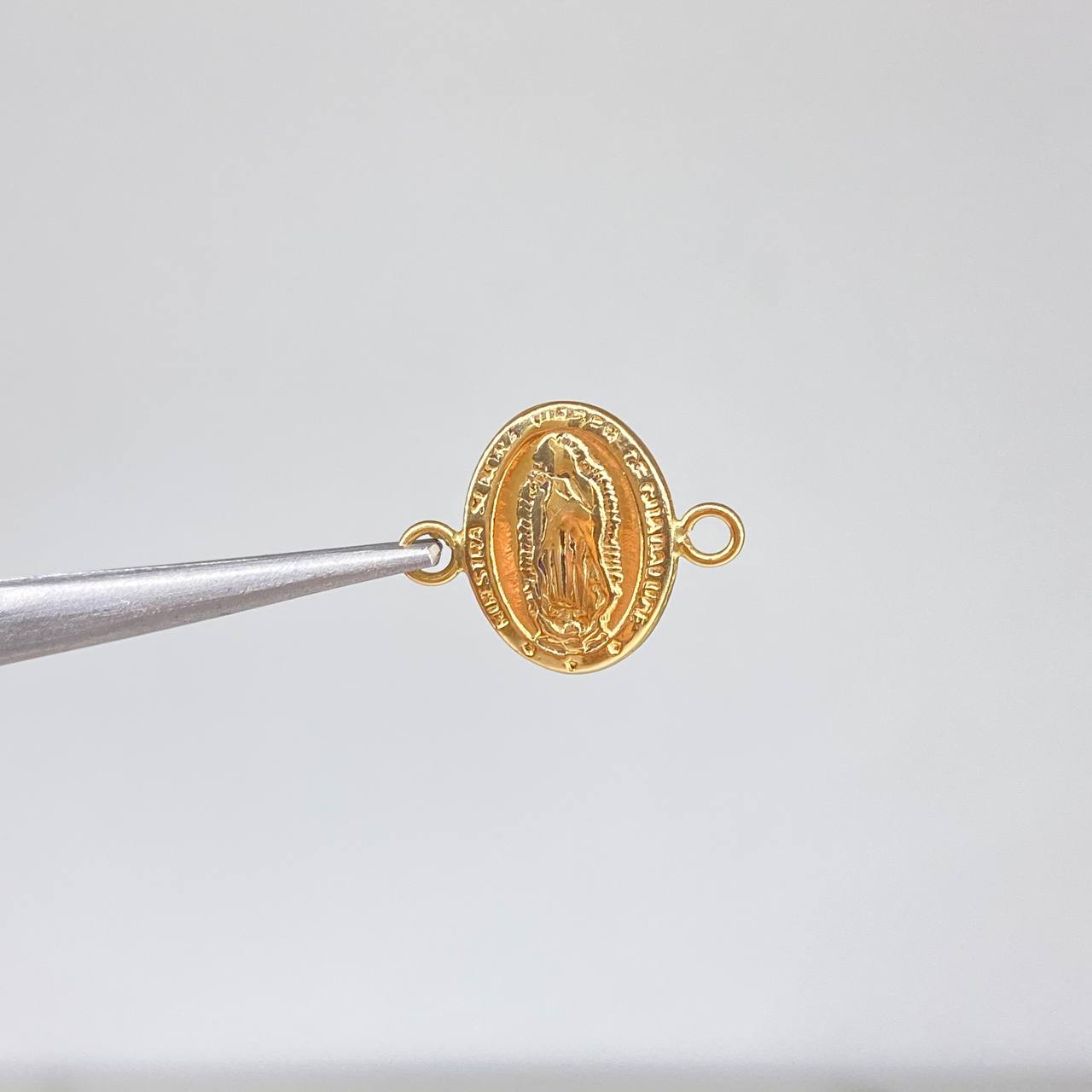 Herraje Virgen de Guadalupe 0.7gr / 1.5cm-Liso Oro Amarillo &