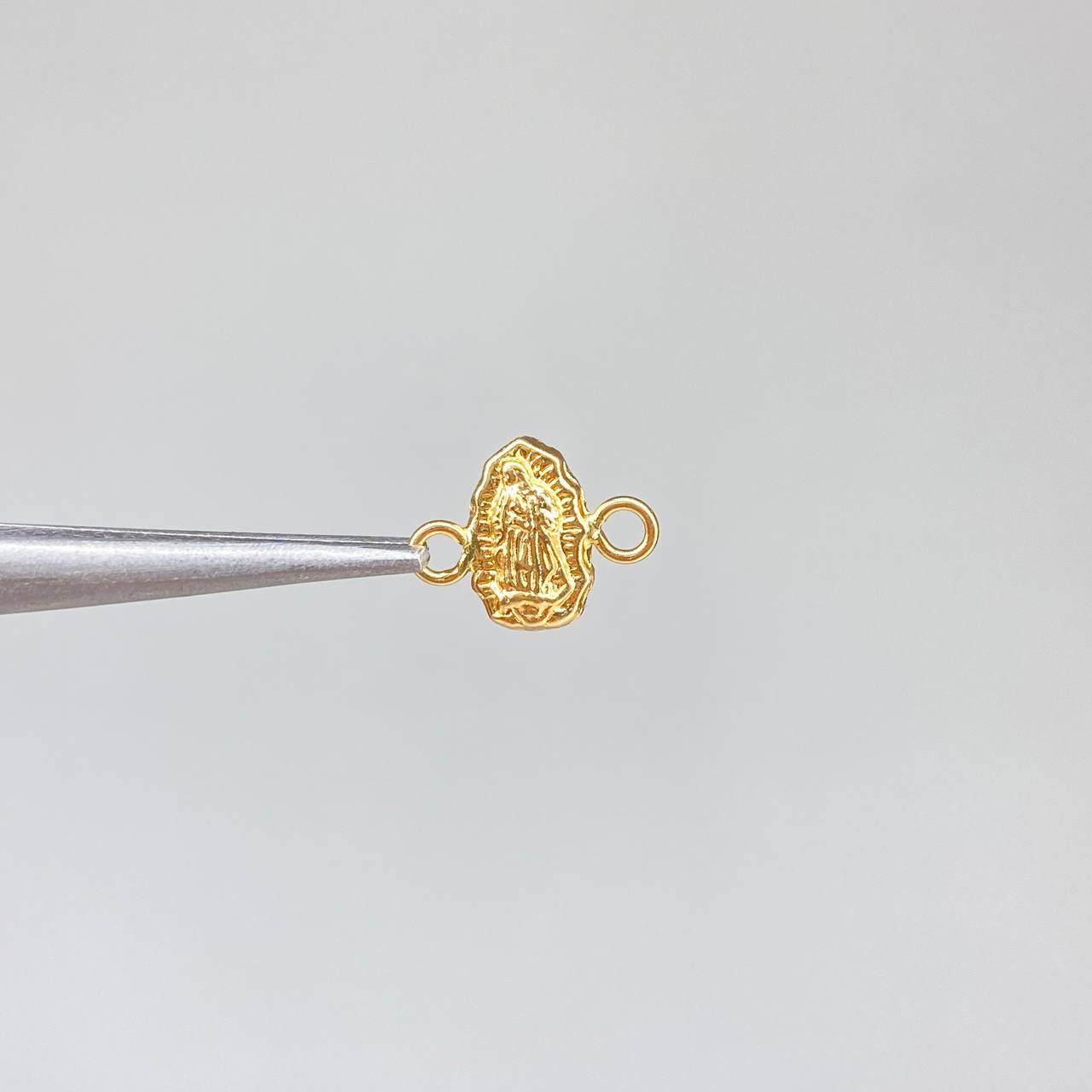 Herraje Silueta Virgen de Guadalupe 0.2gr / 1cm-Liso Oro Amarillo &