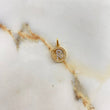 Dije Medalla Letra R 1.3gr / 2cm / Circones Blancos  Oro Amarillo &