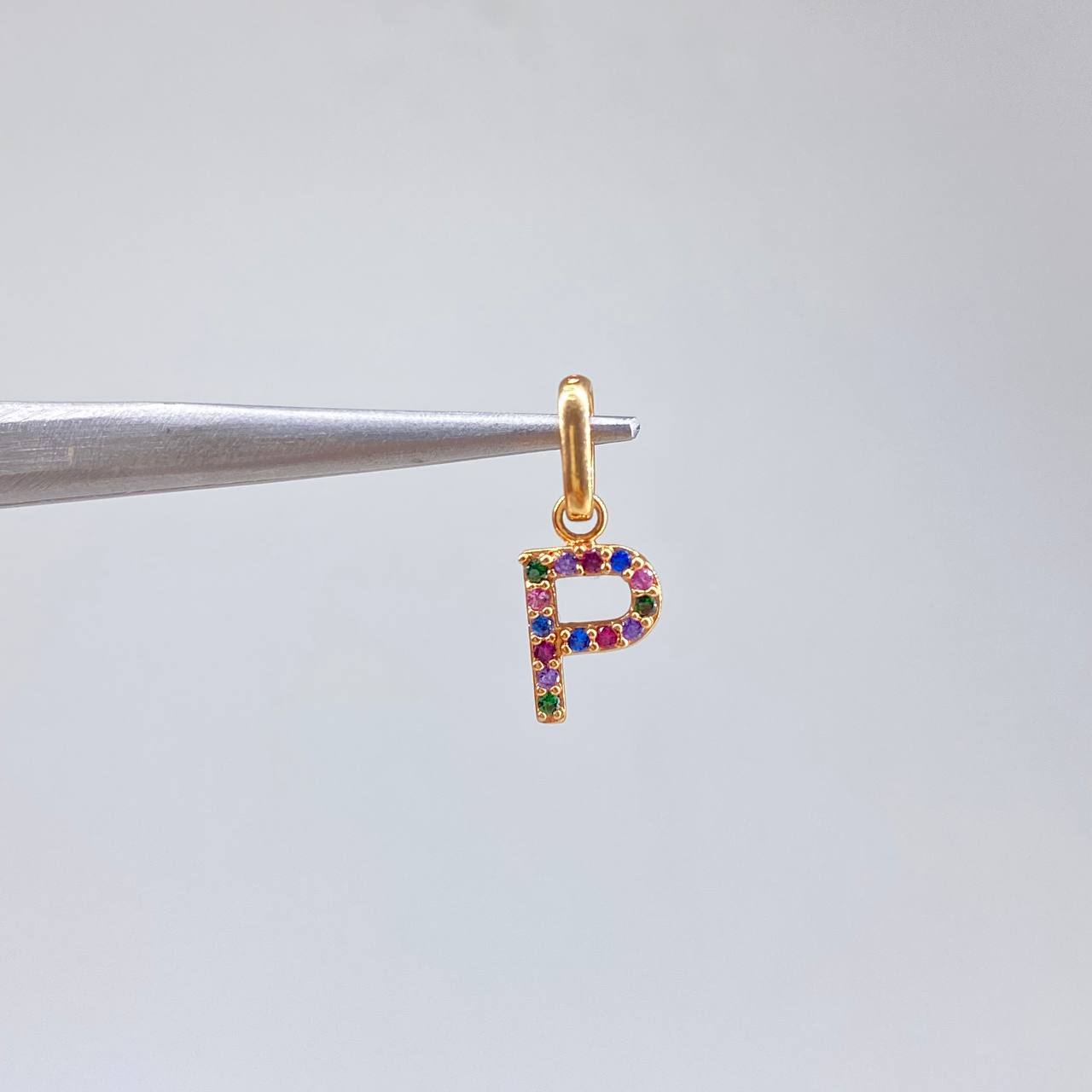 Dije Letra P 0.5gr / 1.5cm / Circones Colores  Oro Amarillo &