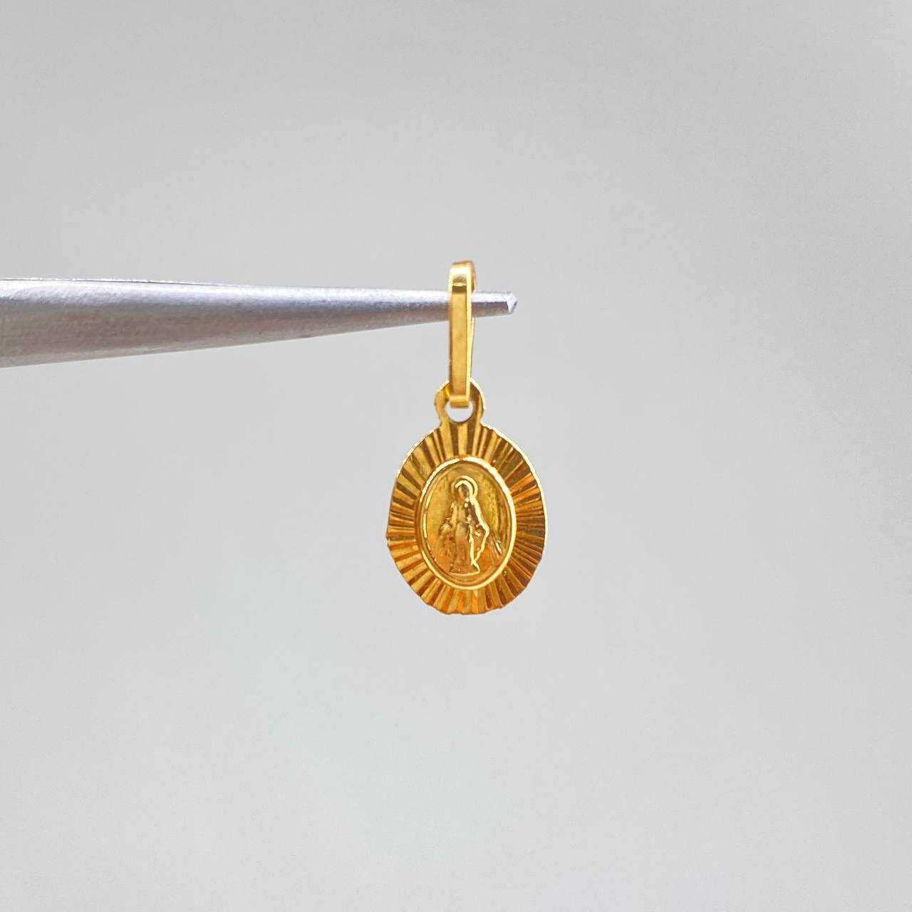 Dije Virgen Milagrosa 0.7gr / 1.5cm / Troquelado Diamantado Oro Amarillo &