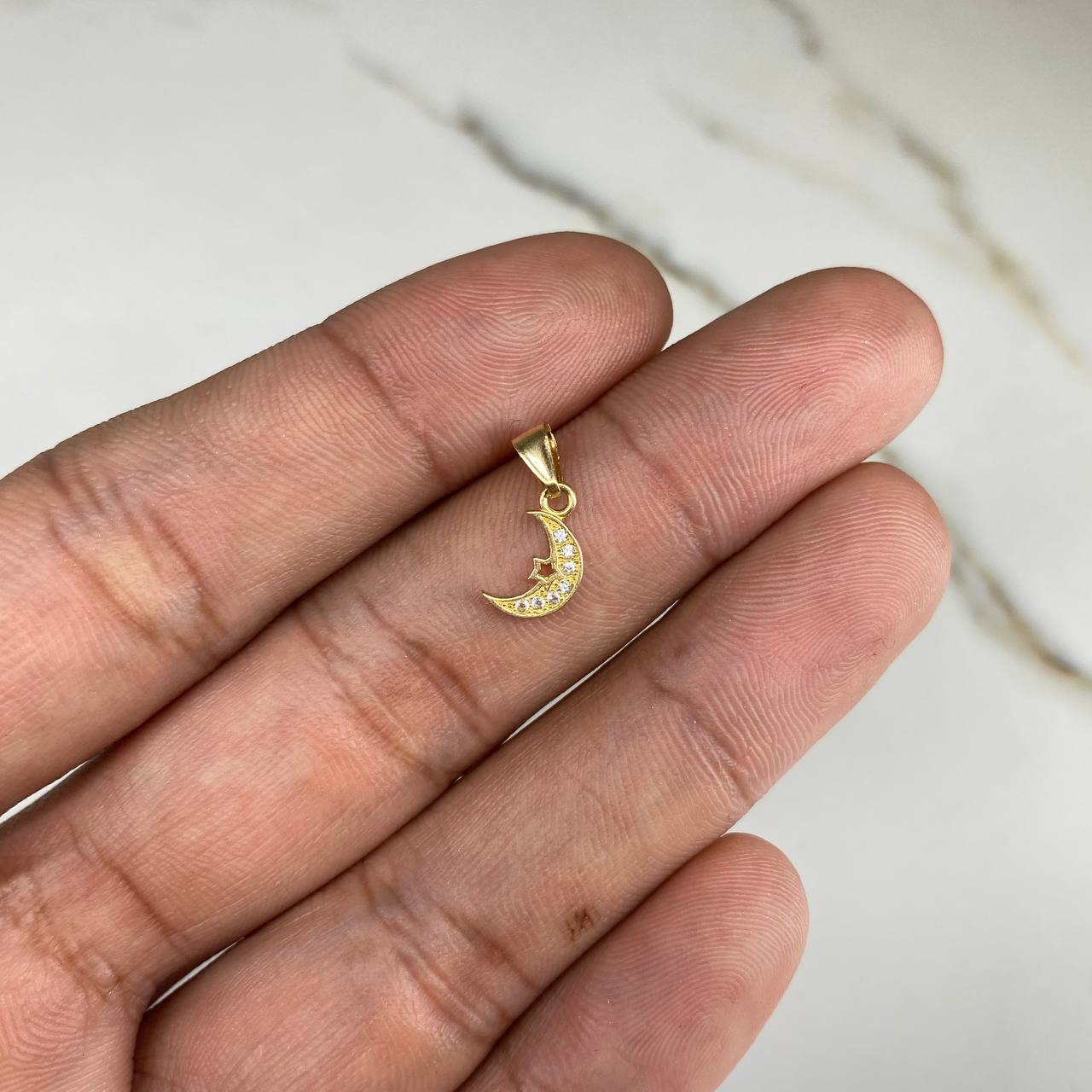 Dije Luna 0.4gr / 1.5cm / Circones Blancos Oro Amarillo &