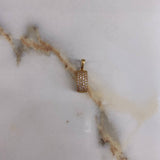 Dije Placa 1.3gr / 1.5cm / Curva Circones Blancos Oro Amarillo &