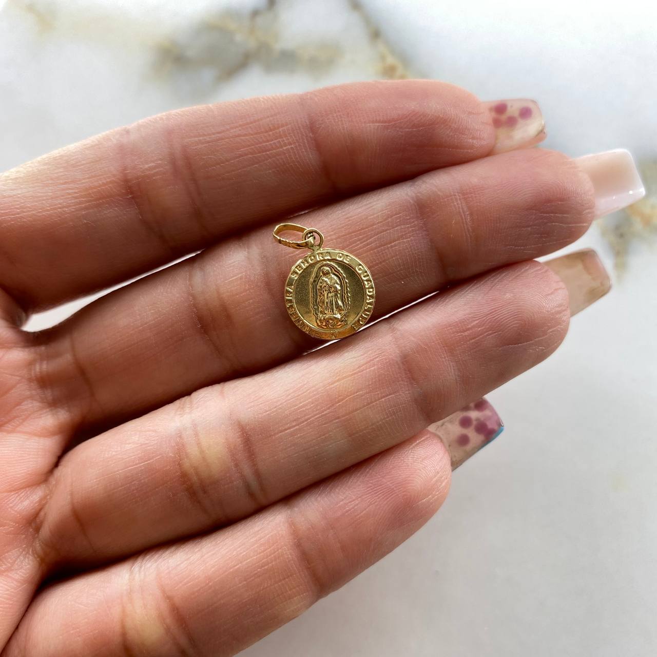 Dije Virgen Guadalupe 0.6gr / 1.5cm / Medalla Oro Amarillo &