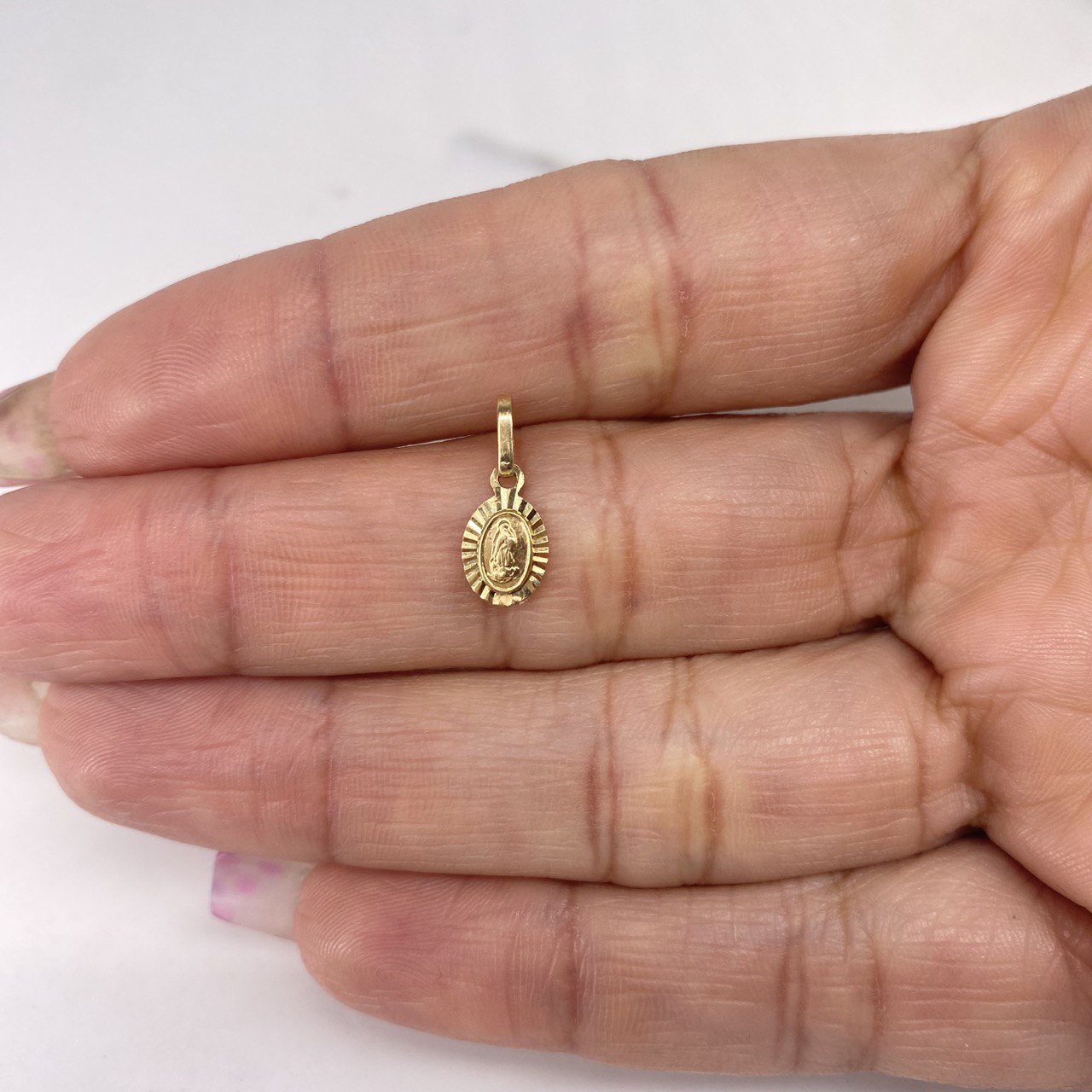 Dije Virgen de Guadalupe 0.45gr / 1.5cm / Diamantada Oro Amarillo &